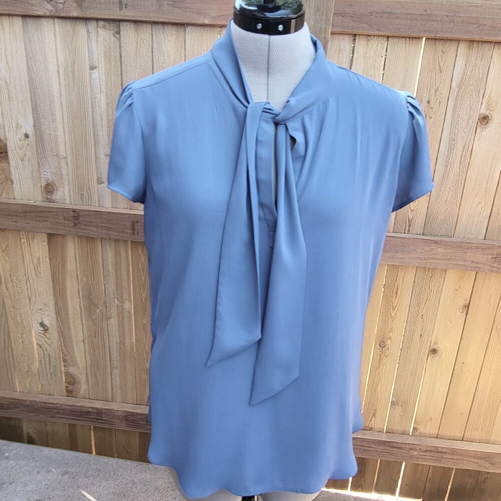 LOFT women's dusty blue tie neck cap sleeve flowy top size small